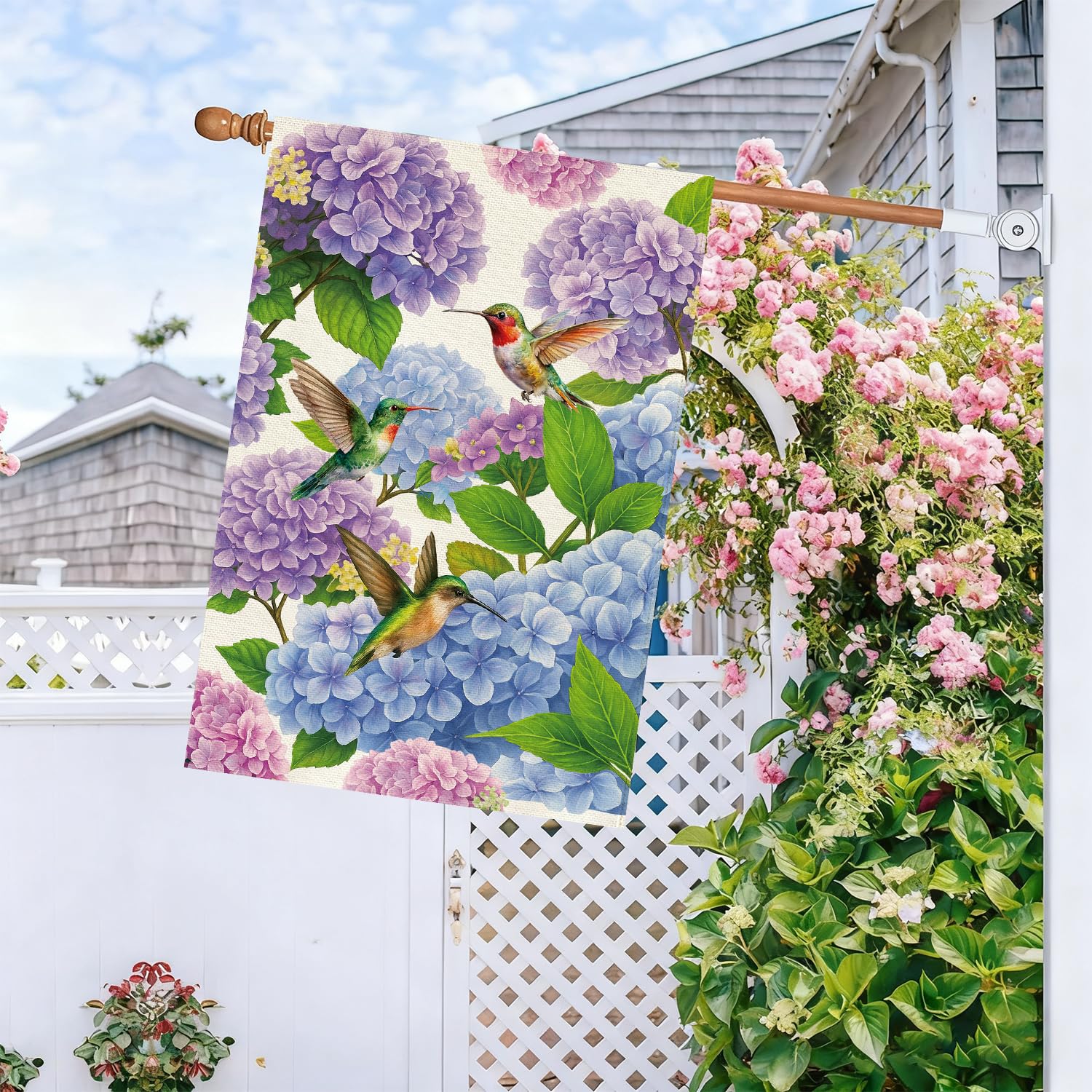 Baccessor burlap fabric texture, sturdy construction for outdoor durability.