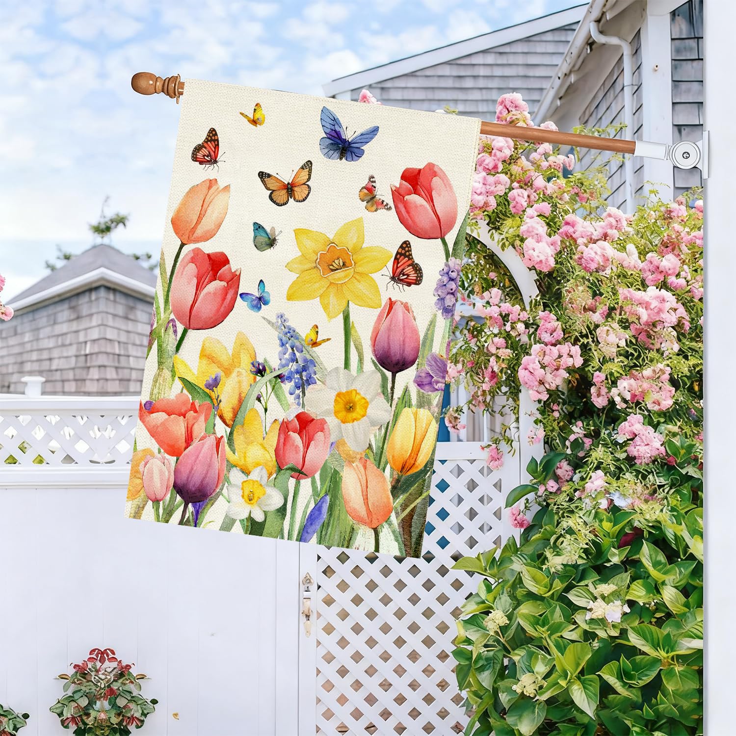 Baccessor Daffodil Butterflies flag adds bright garden charm