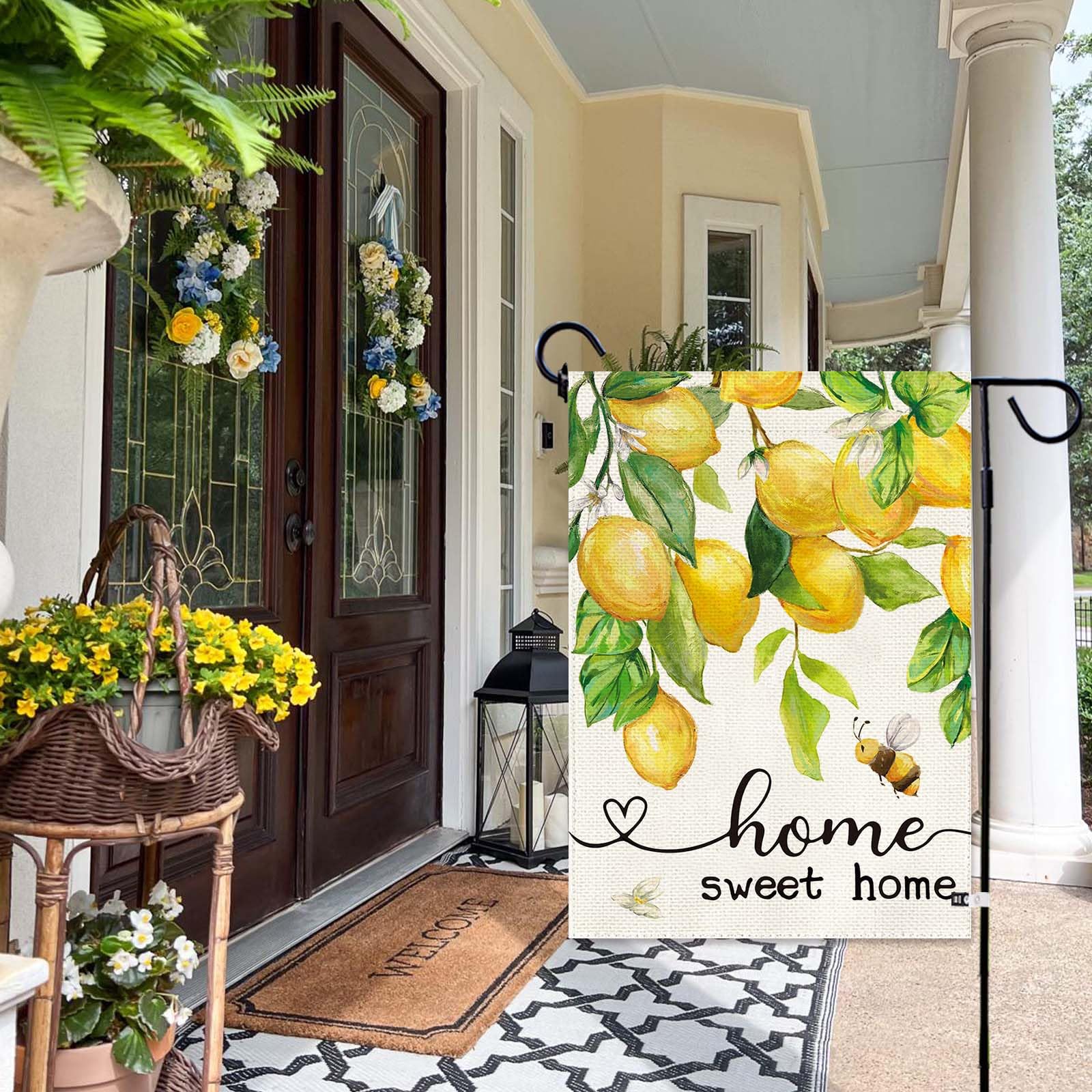 Baccessor double-sided welcome flag ensures visibility from every angle in your garden.