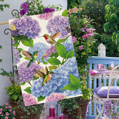 Baccessor green leaves flag, large yard decor adds color to entryways.