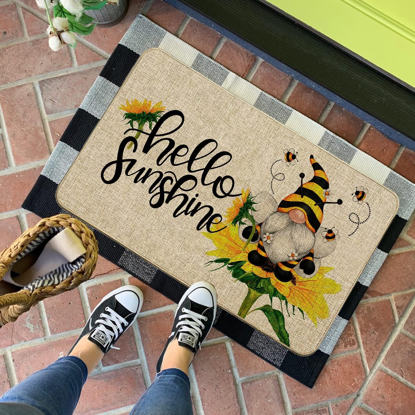 Baccessor Hello Sunshine doormat with non-slip back stays in place
