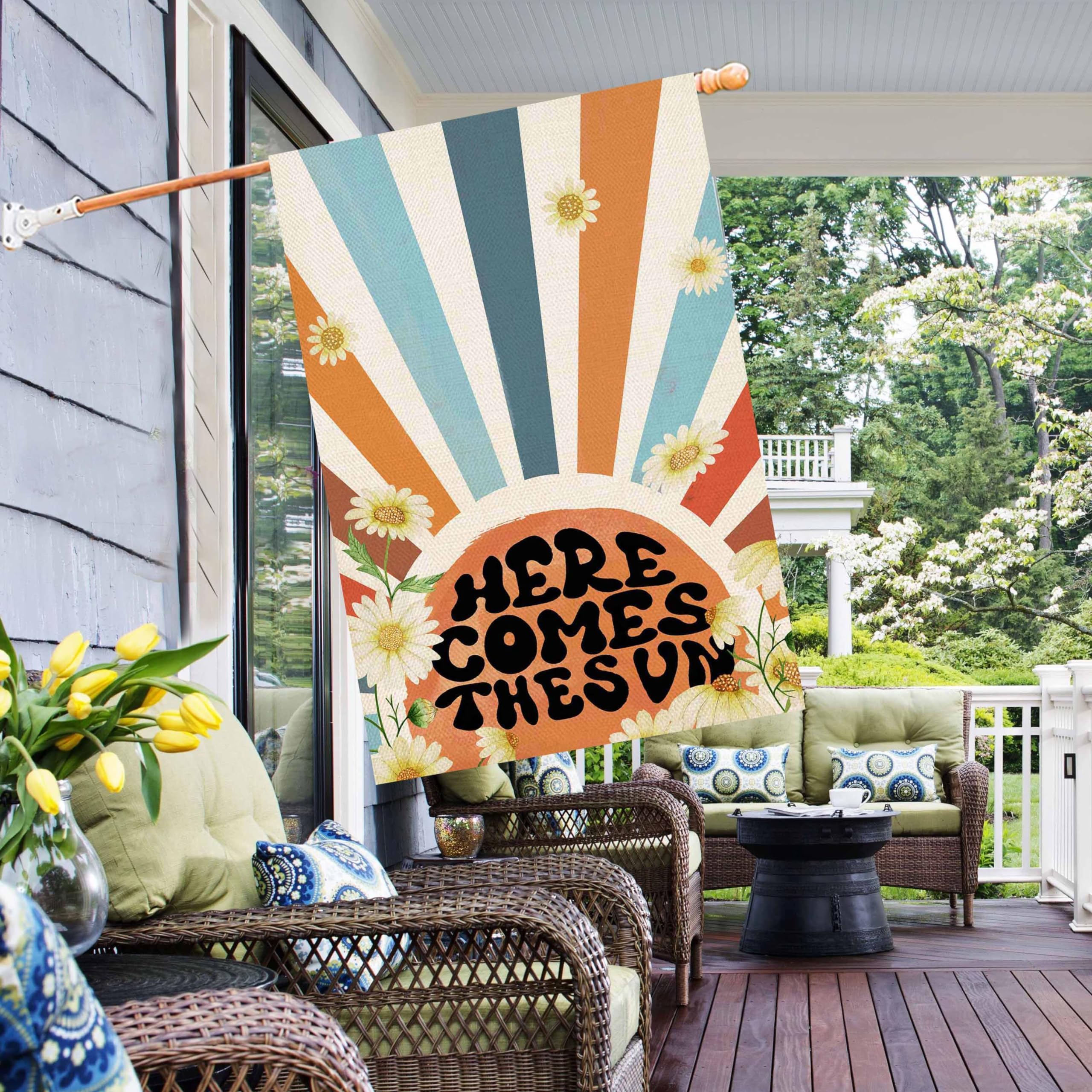 Baccessor Here Comes The Sun flag rear view reveals double-sided design.