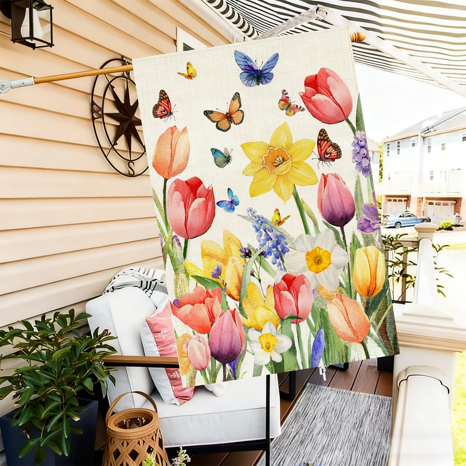 Baccessor Patio veranda flag adds warm welcome