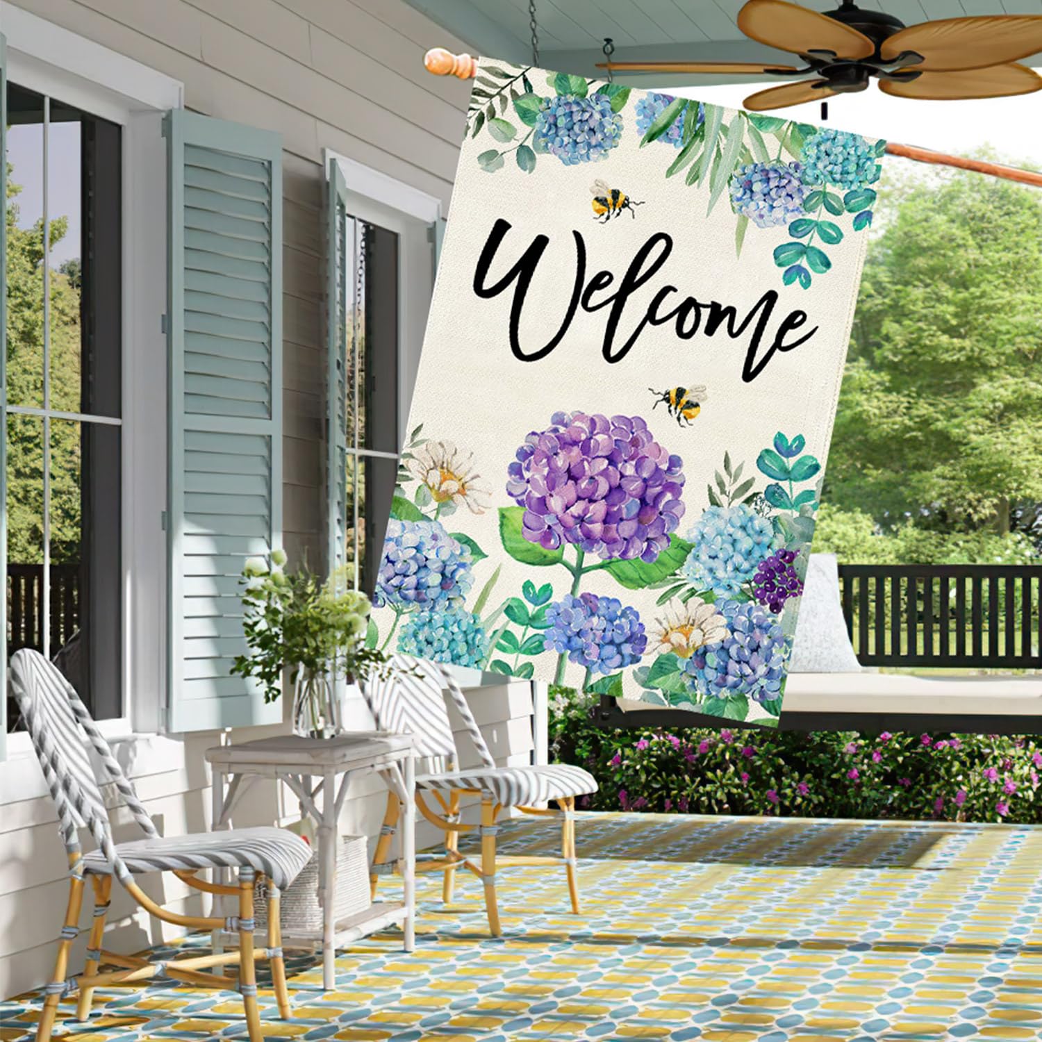 Baccessor Hydrangea flag back print mirrors the front for double-sided visibility.