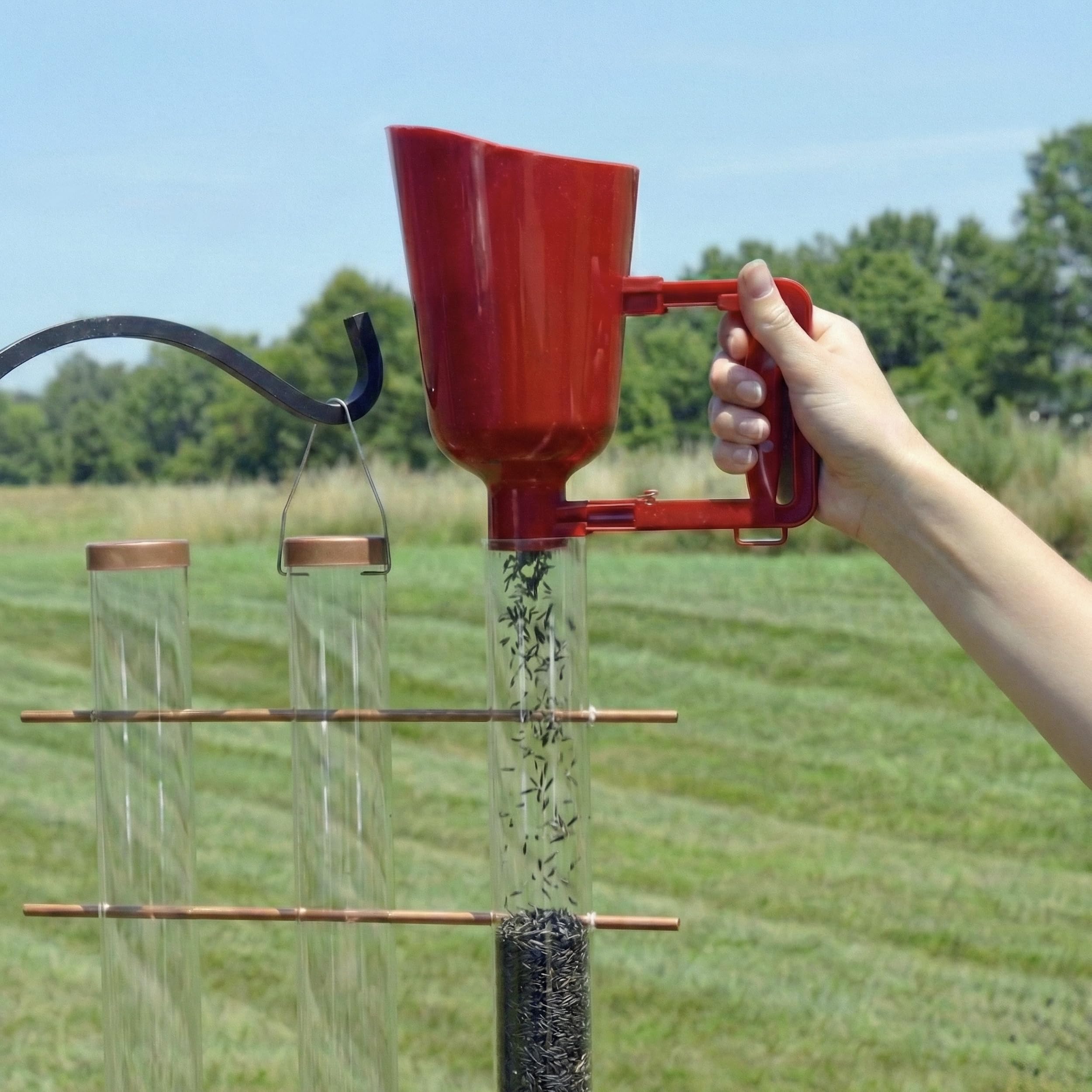 Eases one-handed filling and reduces mess during feeding chores.