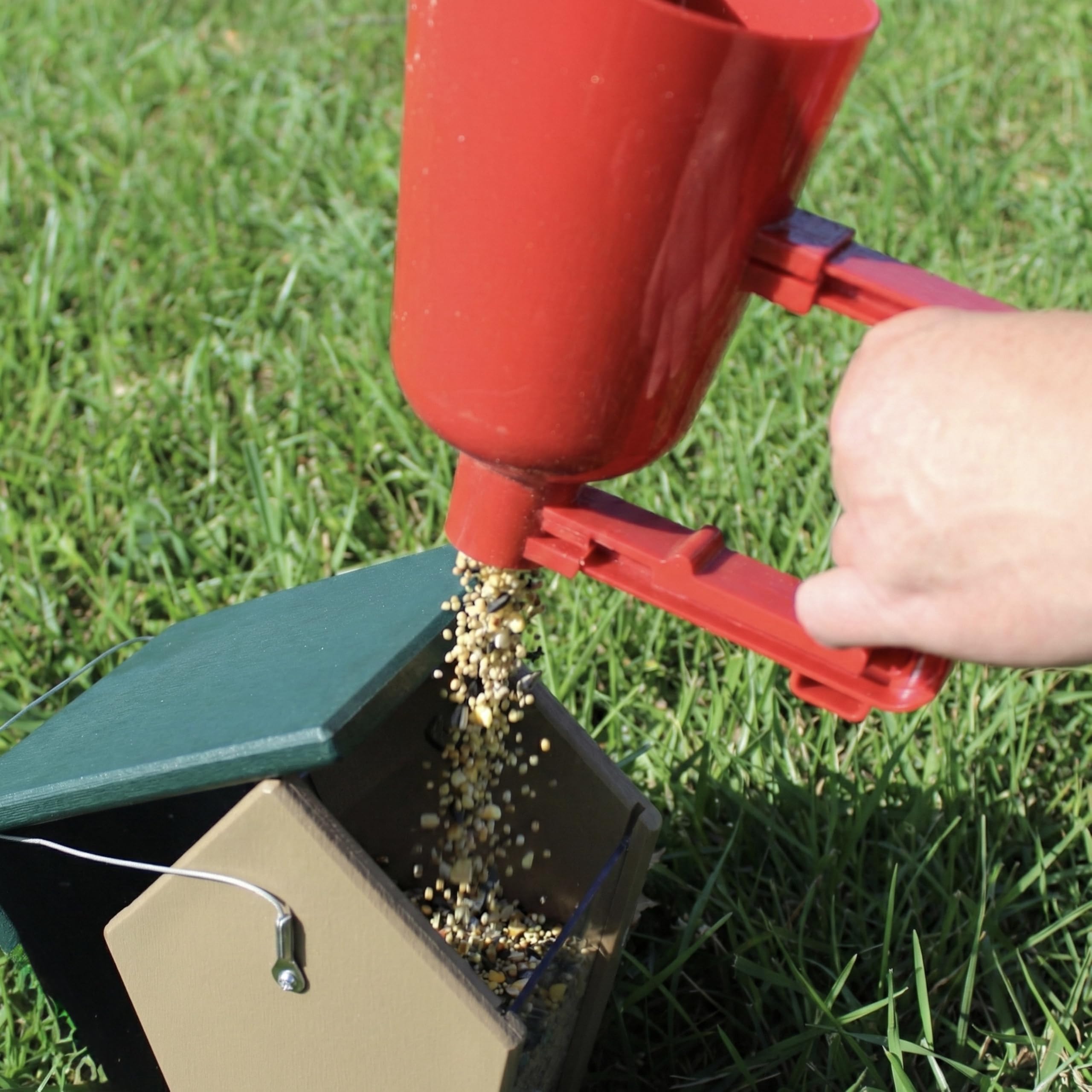 From the Songbird Essentials family for reliable bird feeding tasks.