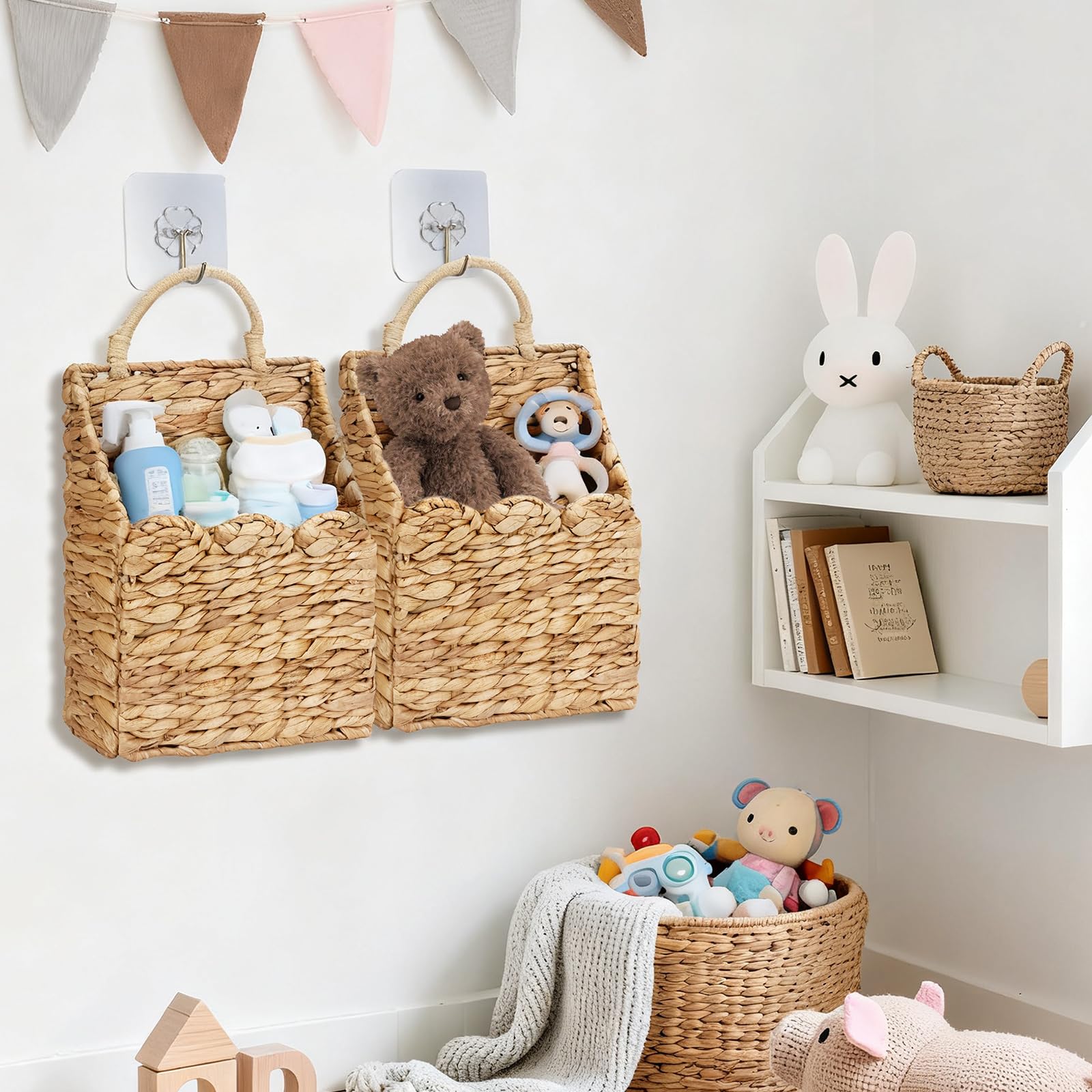 Badashun wall basket with craft finish blends with retro or rural interiors.