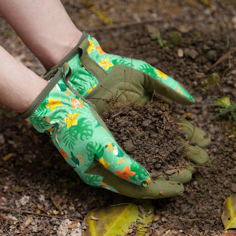 Baidast gardening gloves as a thoughtful gift for gardeners