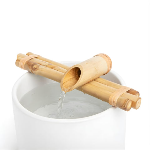 Balanced water flow from three arms for a tranquil home display
