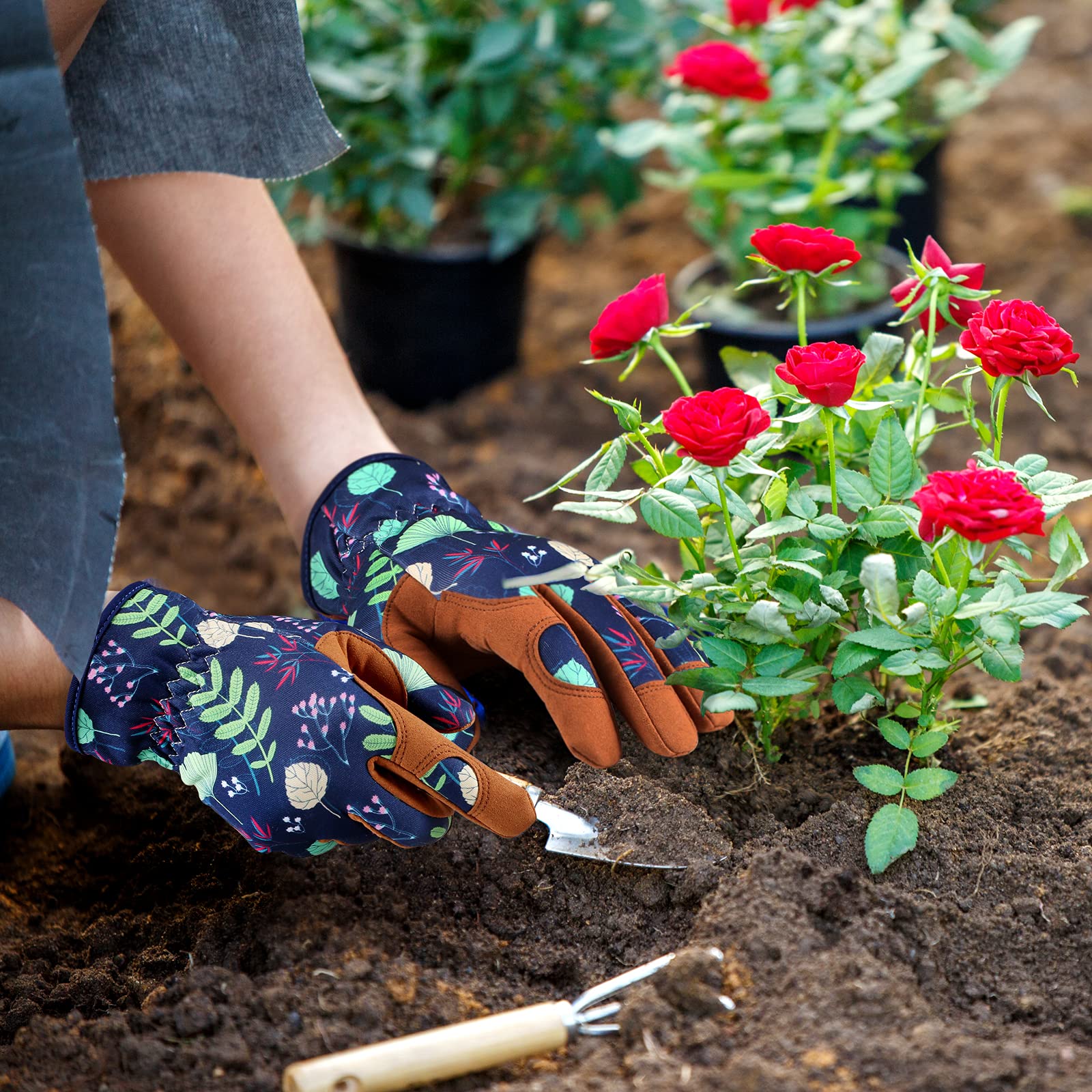 Bamllum ergonomically designed gloves enhance grip for tool handling.