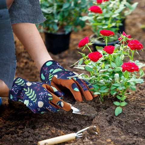 Bamllum ergonomically designed gloves enhance grip for tool handling.