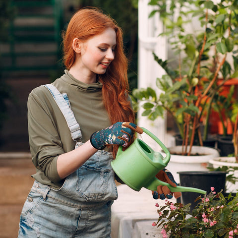 Bamllum ergonomic design gloves fit around palm and fingers for comfort