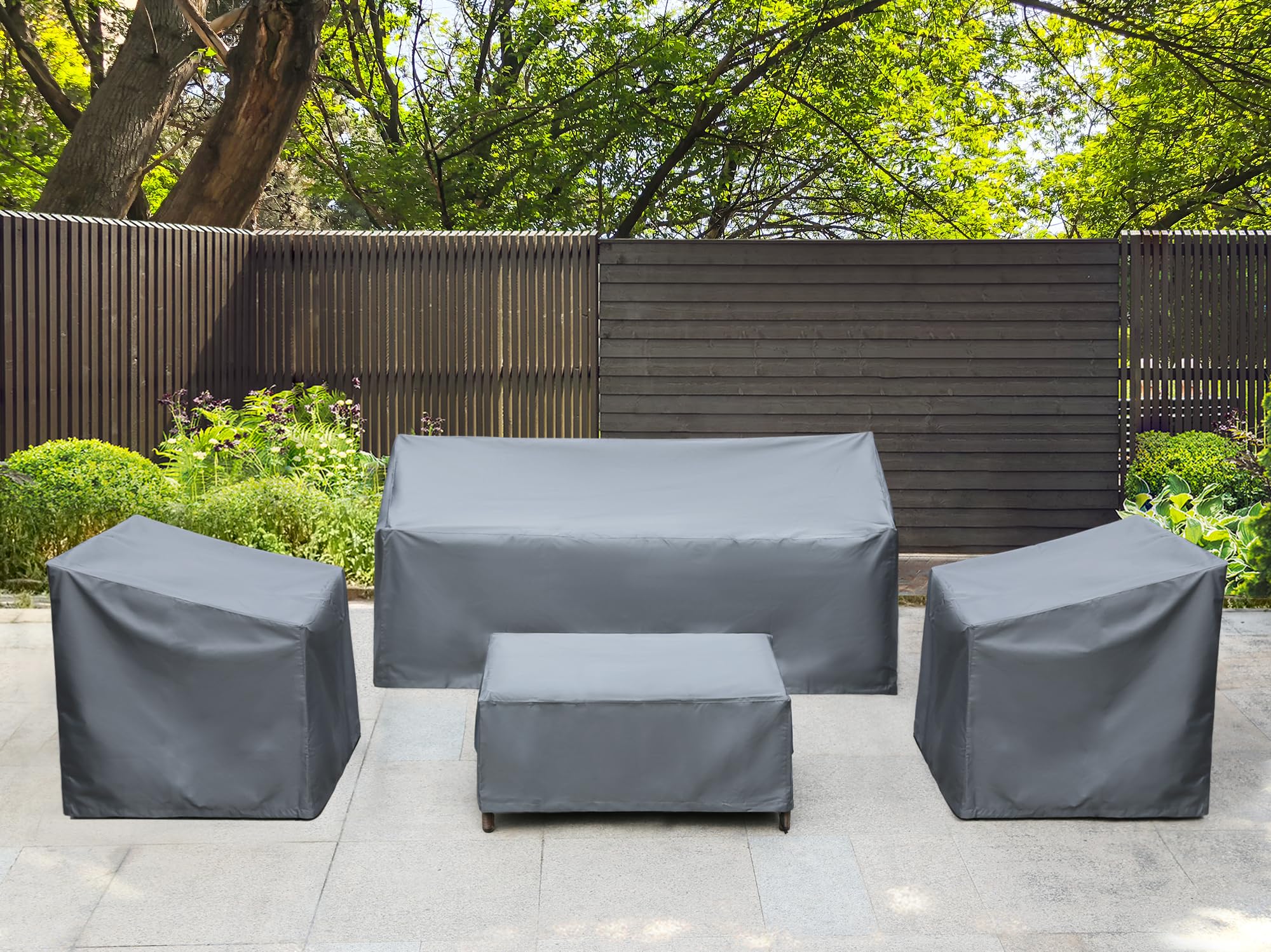 Baner Garden right chair cover shields against rain and debris.
