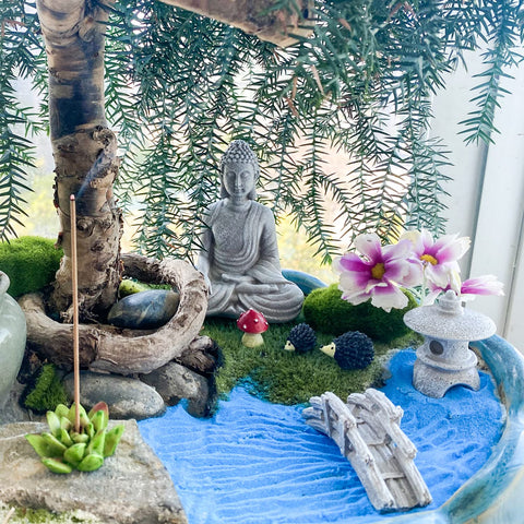 BangBangDa sand garden setup perfect for desk or shelf meditation.