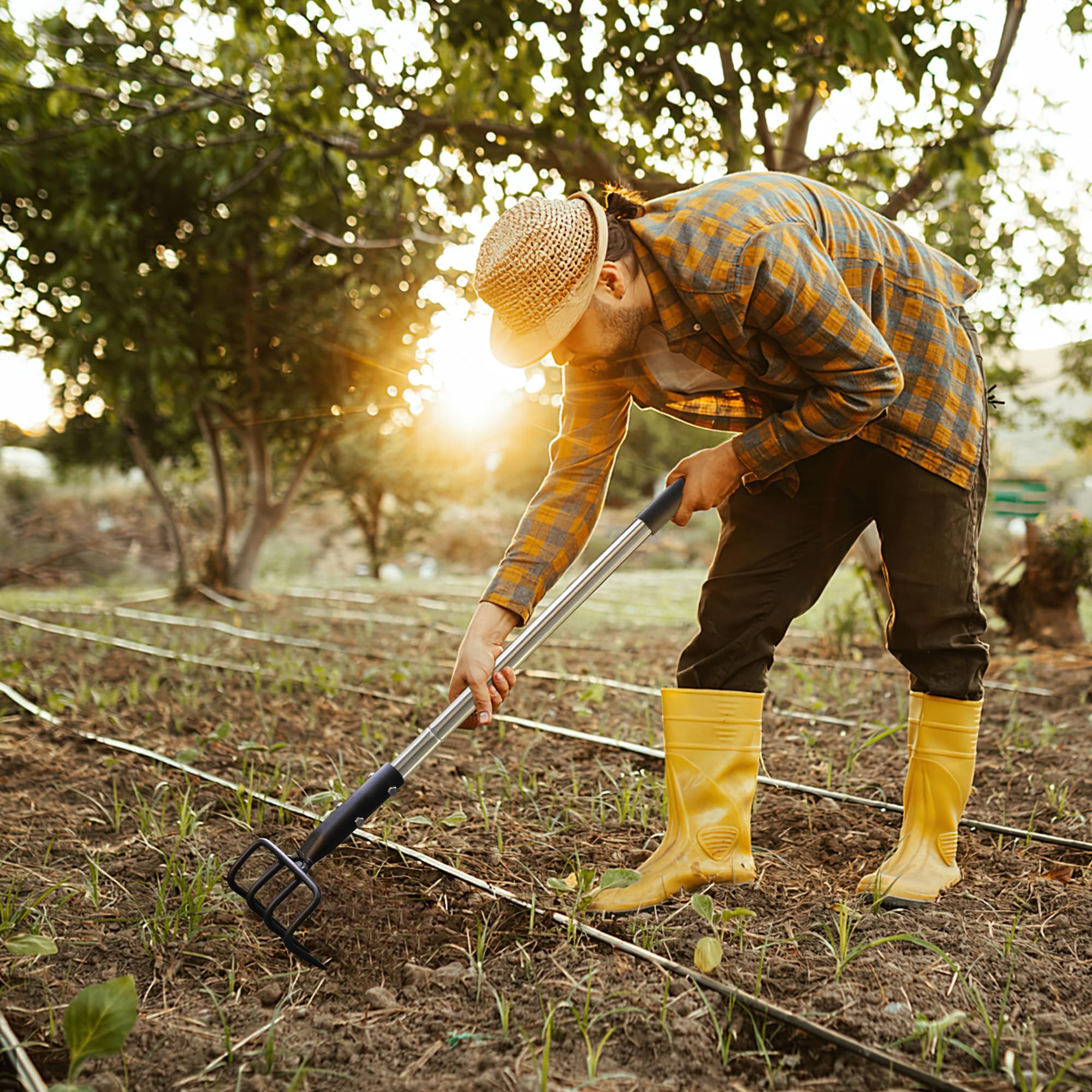 BARAYSTUS in-action demonstrates digging and weed loosening around edges.