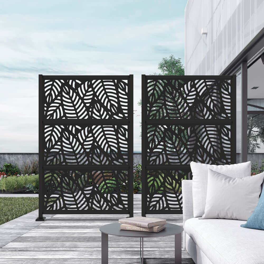 Barrette Sanibel screen color-matching hardware option for design freedom.