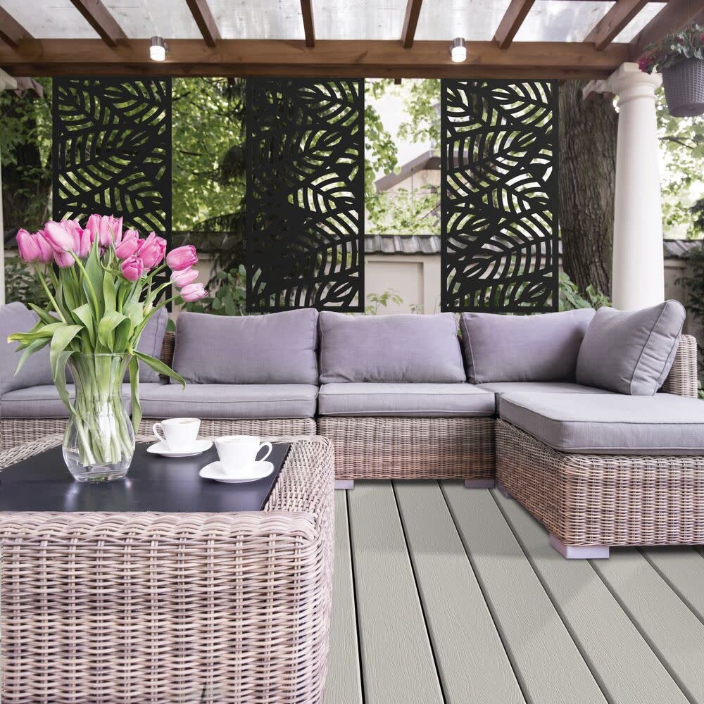 Barrette Sanibel screen interior-exterior versatility for balconies and patios.