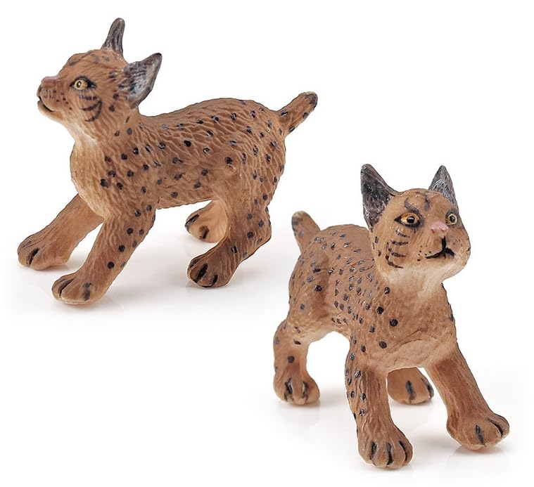 Close-up of authentic detailing on Bbiamsleep lynx figurine.