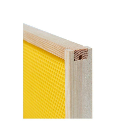 BeeCastle assembly kit includes components for quick frame setup.