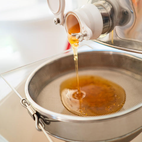 Beeknows easy-clean honey filter for quick rinse with cold water