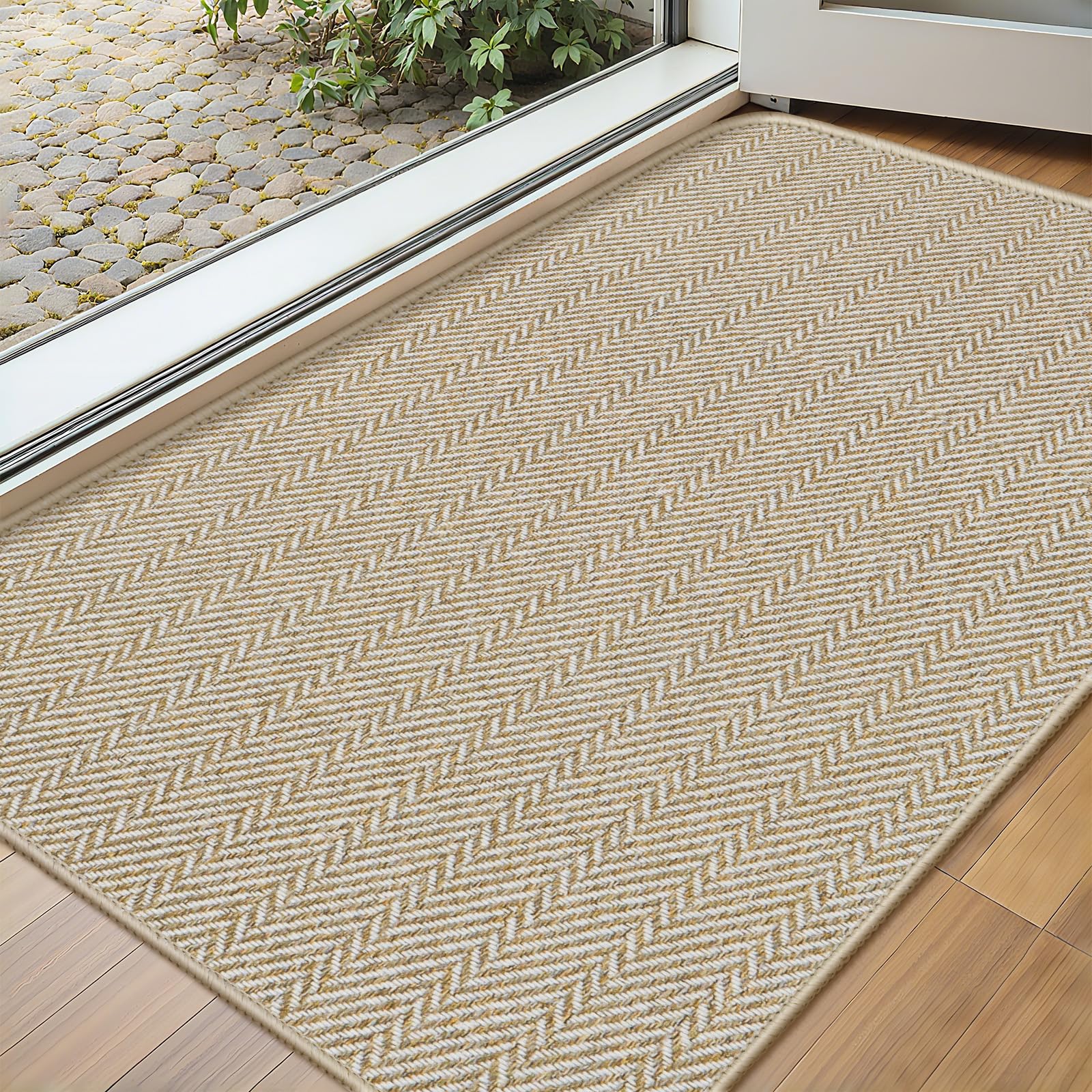 BEISIFLOOR ultra-thin mat with low-profile edge traps dirt at the threshold.