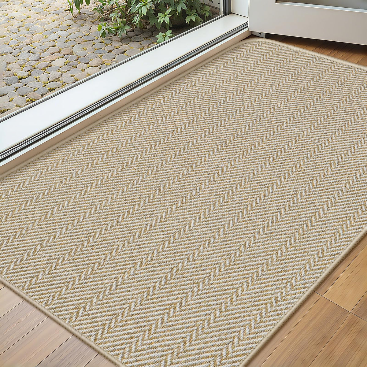BEISIFLOOR ultra-thin mat with low-profile edge traps dirt at the threshold.