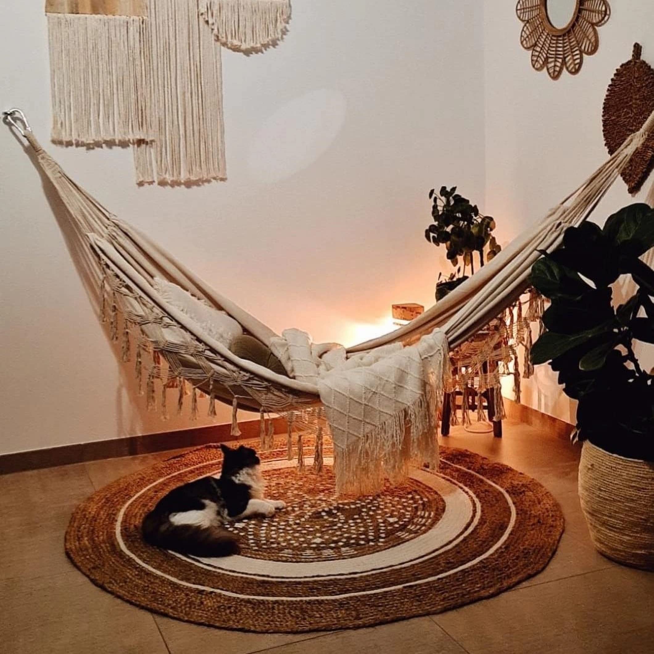 Bellzacasa hammock dimensions 200 cm by 145 cm for two.