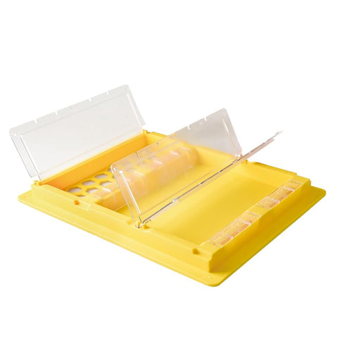 BenefitBee Bee Top Feeder with dry-wet separation supports separate pollen and syrup.