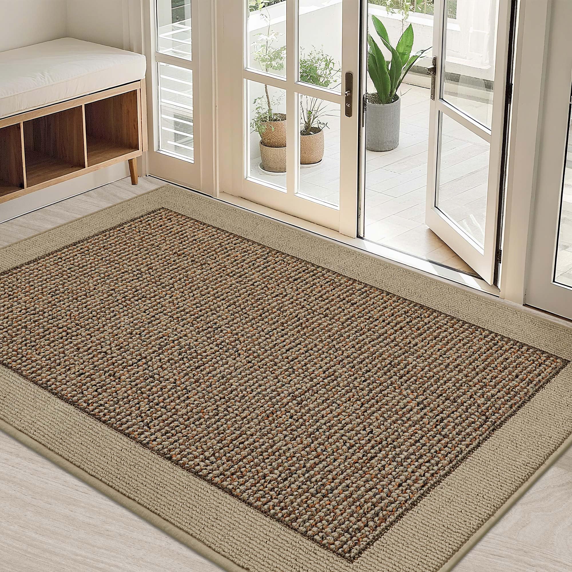 BEQHAUSE dirt-trapper door mat at the front door traps dirt and moisture