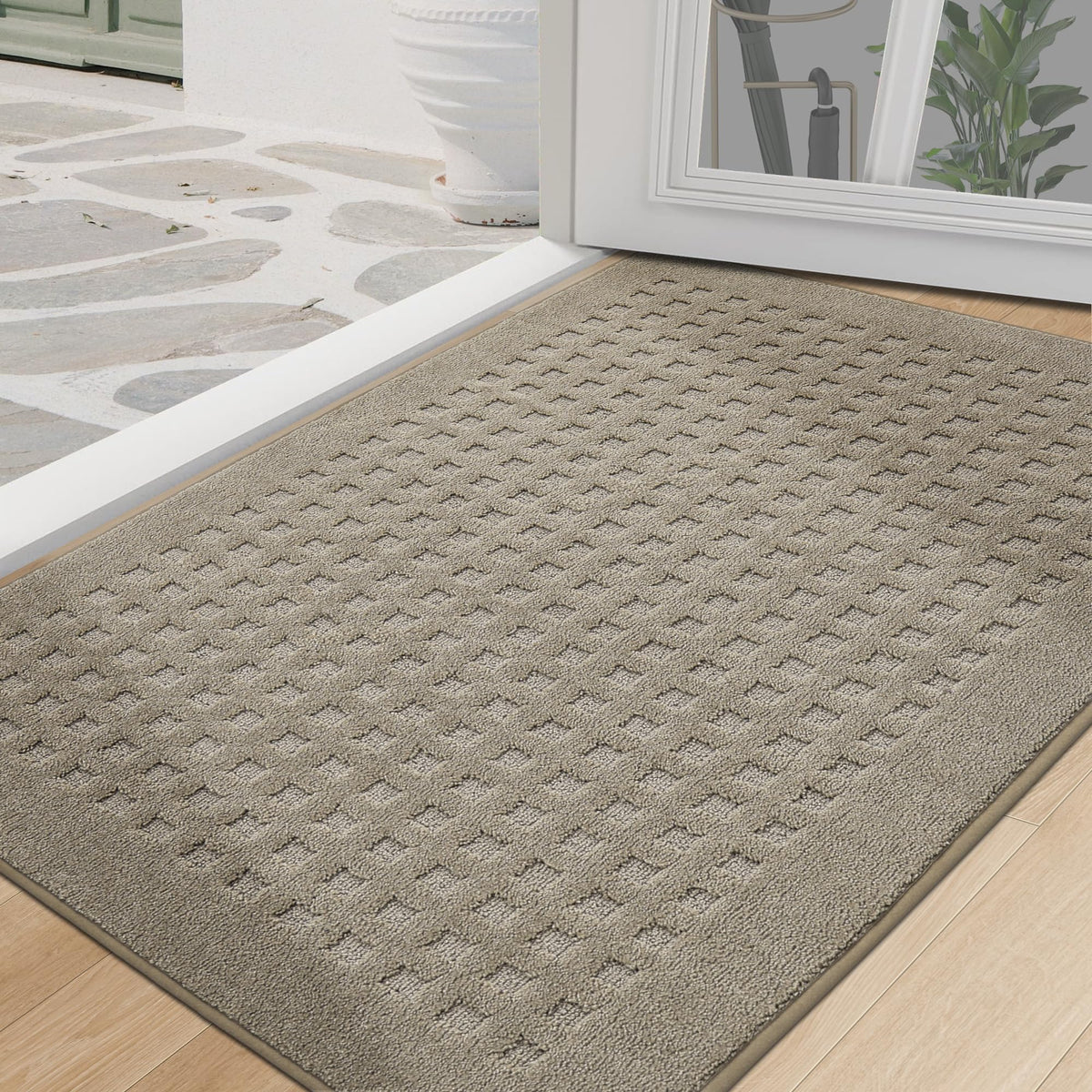 BEQHAUSE Dirt Trapper mat close-up shows dense waffle texture for dirt scraping