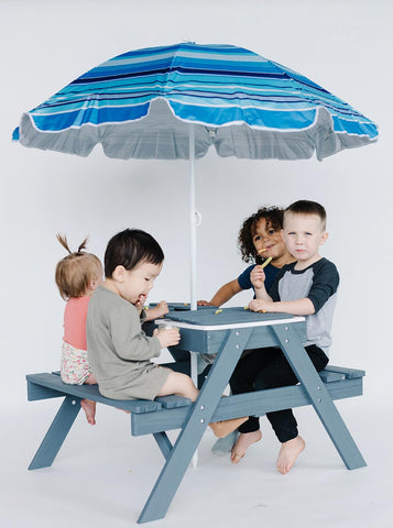 Beright height-adjustable design grows with your child during playtime.