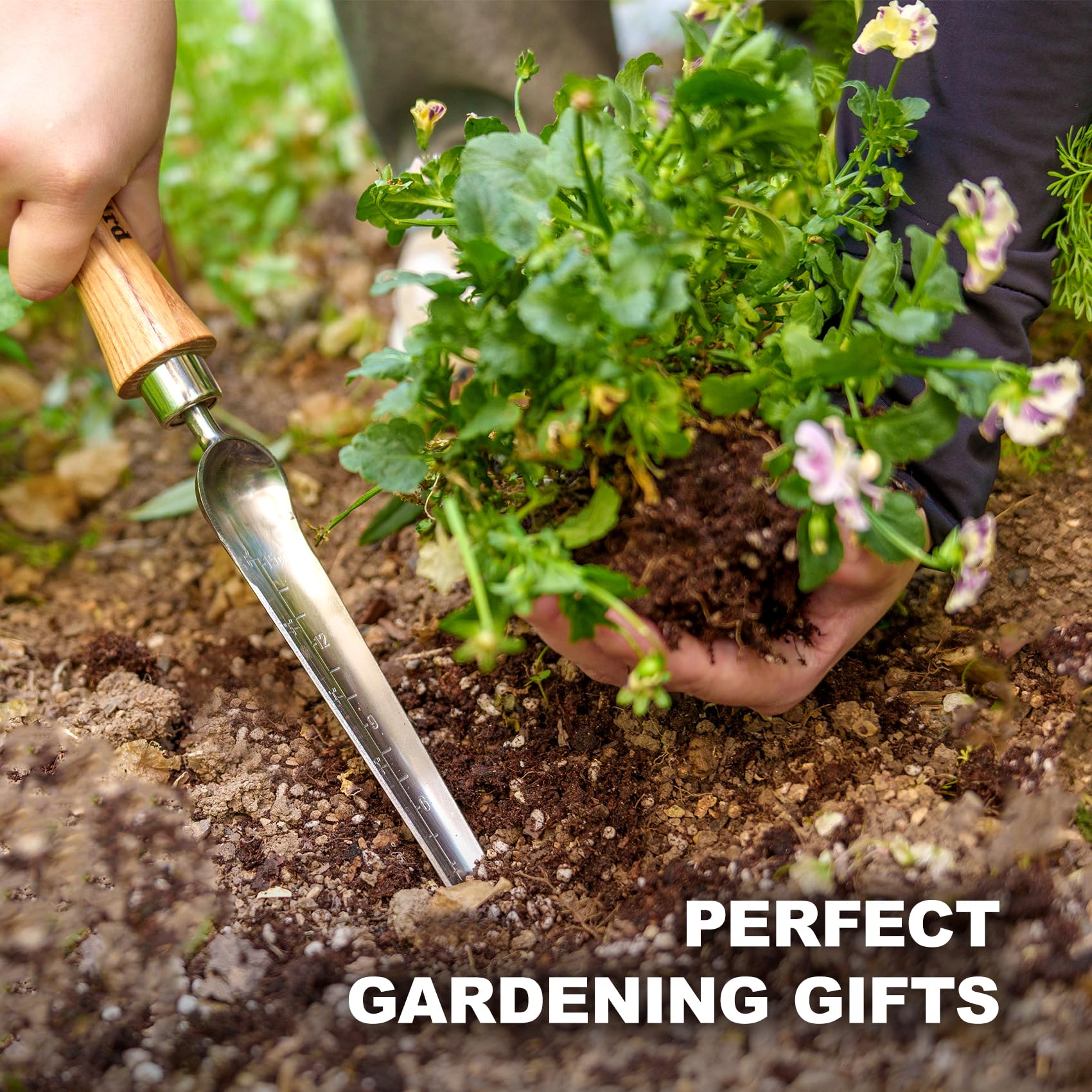 Berry&Bird seeding widger makes a thoughtful gardening gift