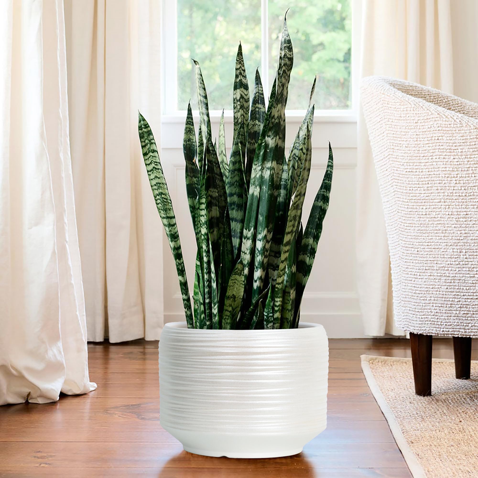 Bestseler large planter supports outdoor garden corners or indoor plant nooks.