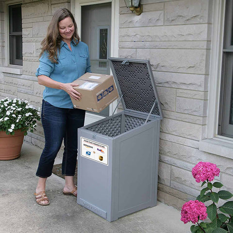 Bestylez box-delivery sign serves as a clear notice for couriers.