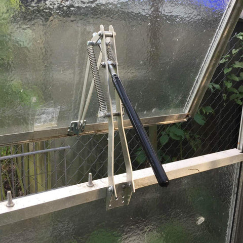 Solar-powered operation demo for BIBISTORE vent opener in greenhouse