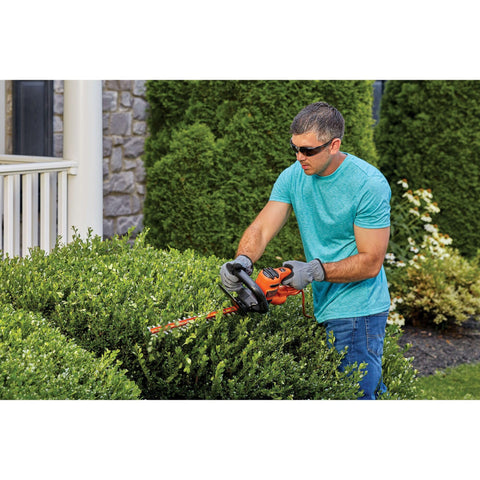 BEHT100 reduced-vibration blade promotes smoother trimming sessions.