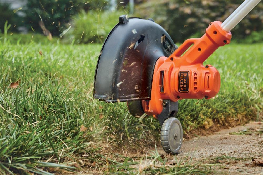Black+Decker BESTE620 cord retention system prevents accidental disconnections