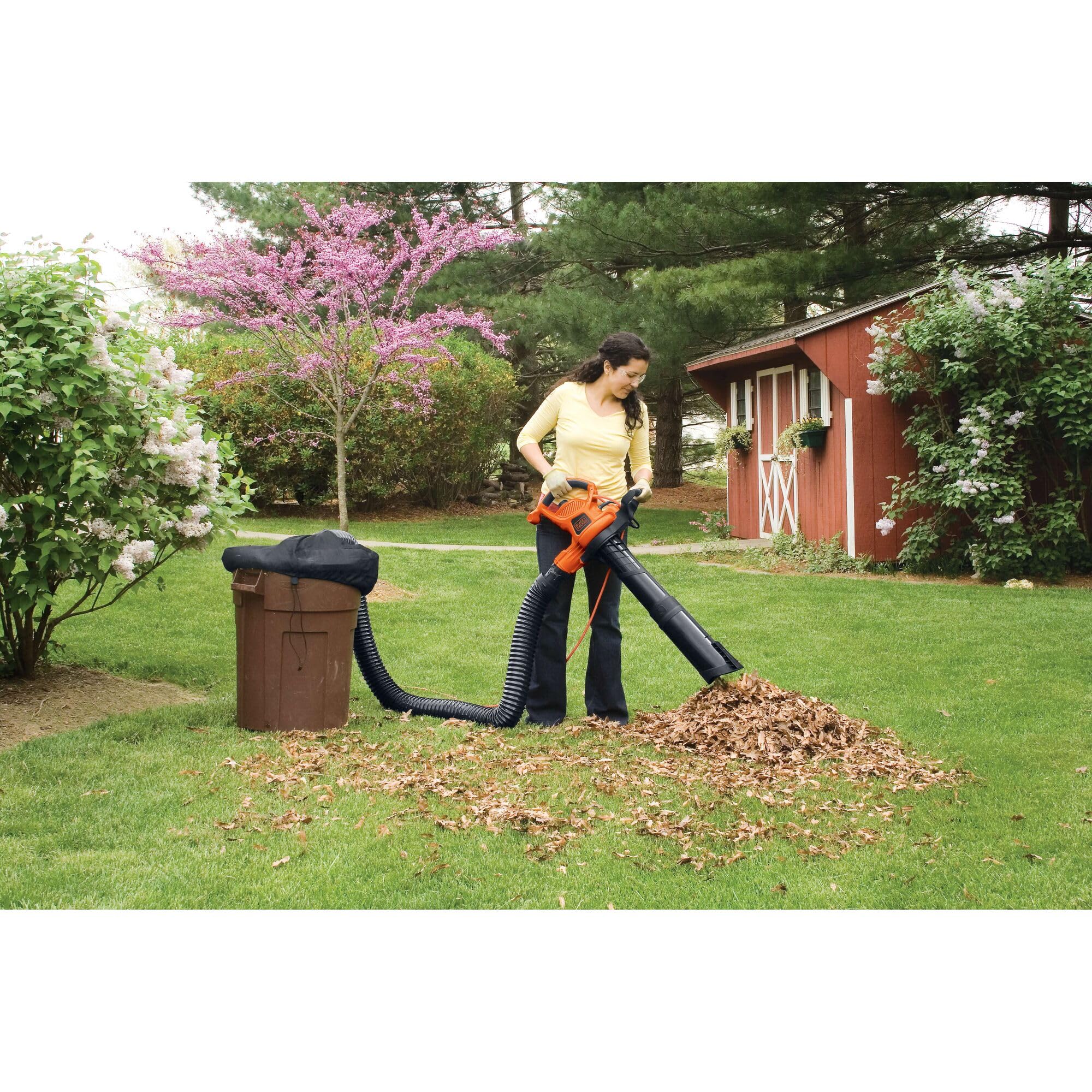 BLACK+DECKER tool-free setup illustrated for quick attachment
