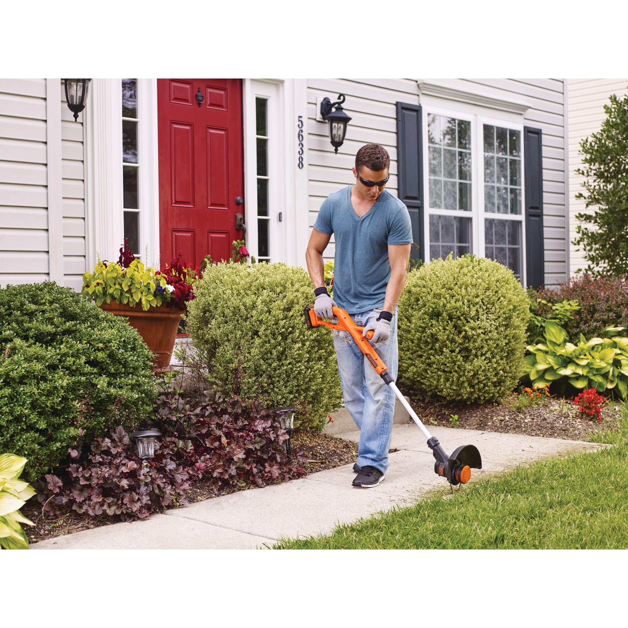 BLACK+DECKER LST201 adjustable height handle emphasizes comfortable, customized control.
