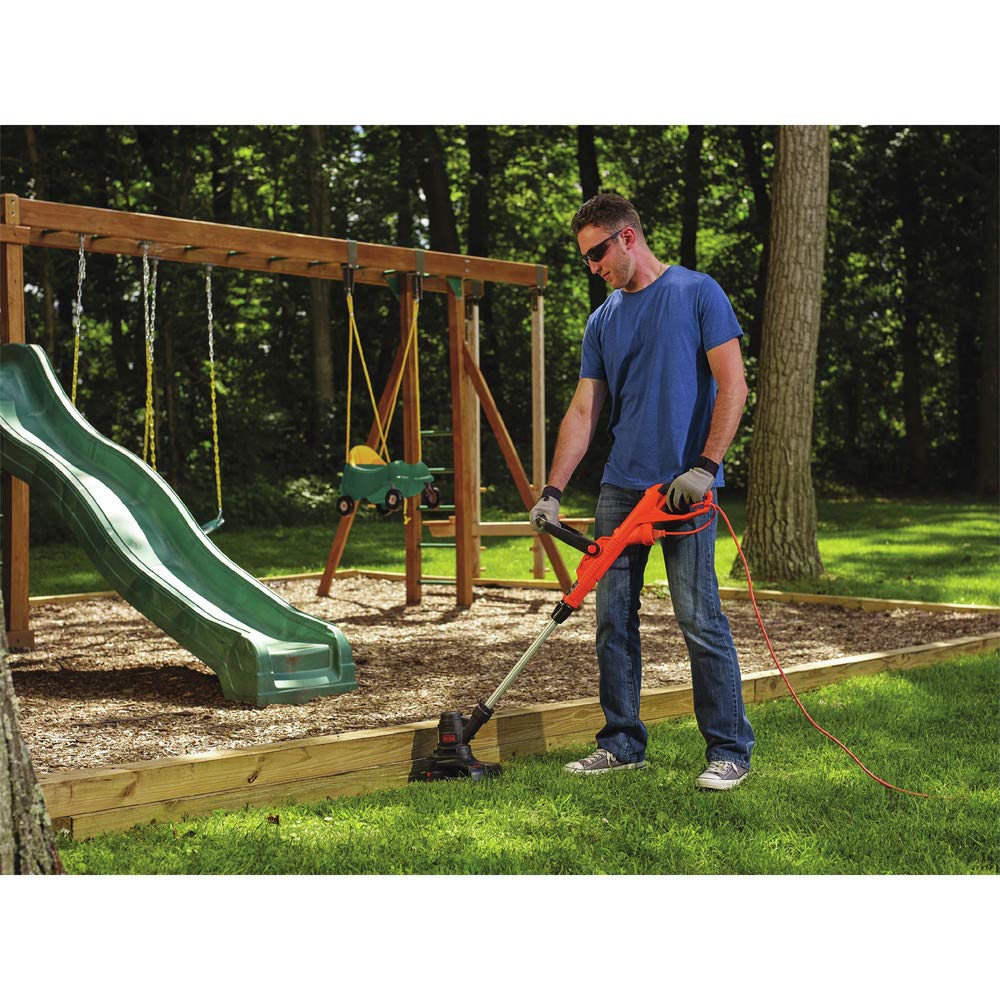 Built-in edge guide on Black+Decker ST8600 for crisp edging lines