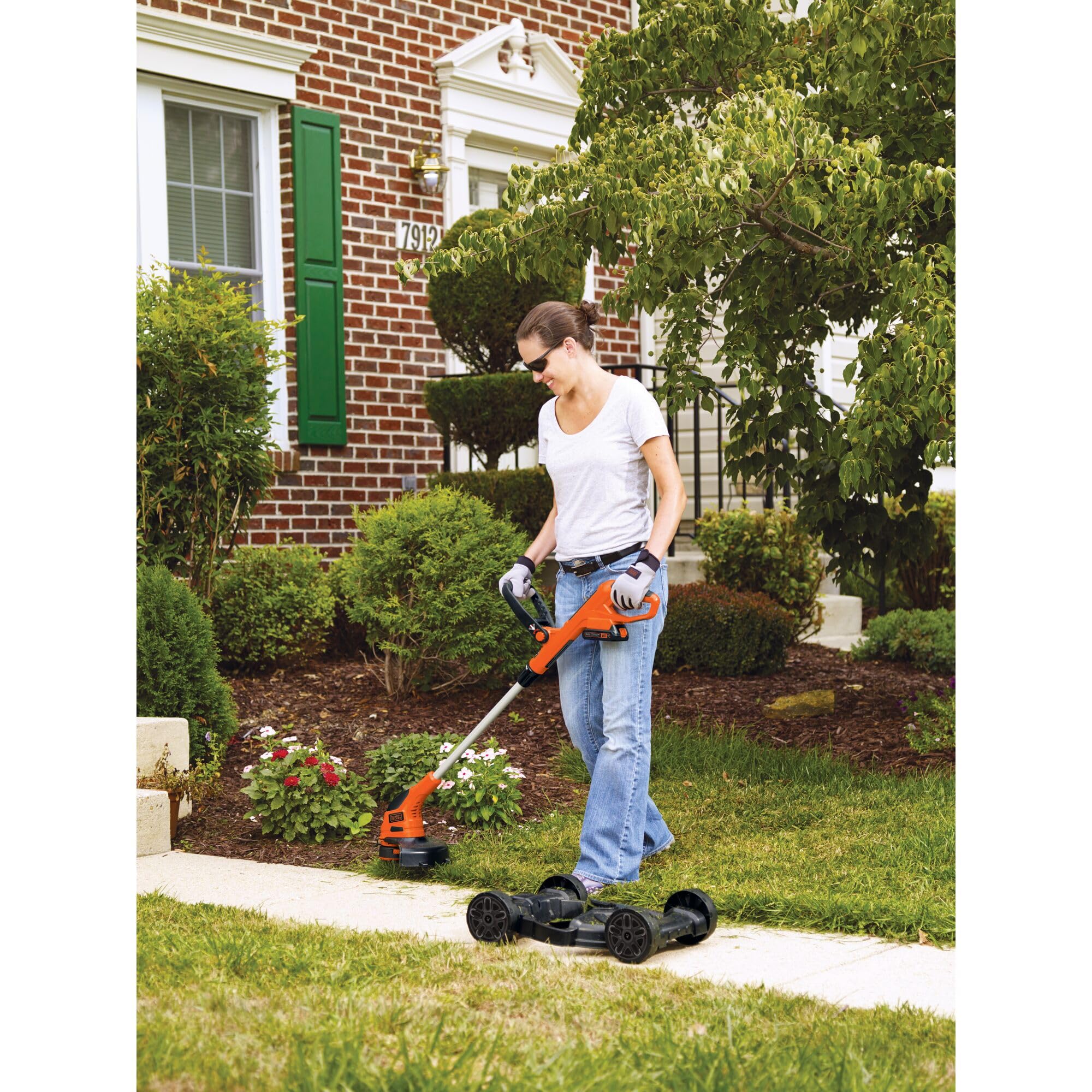 Auxiliary handle and guard improve safety and maneuverability