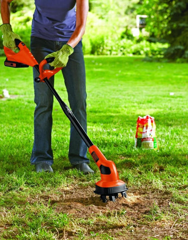 BLACK+DECKER LGC120B soft-grip handle improves comfort during tiling.