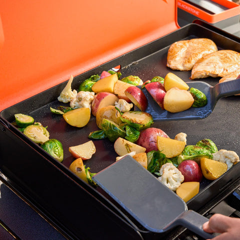 Blackstone 2363 non-stick ceramic titanium coating ensures easy food release