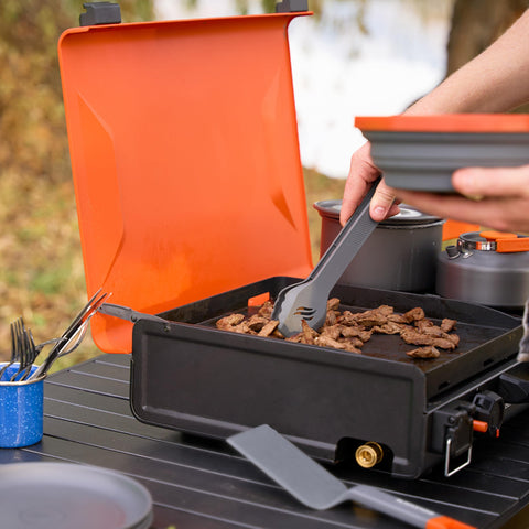 Blackstone 2364 leveling feet ensure an even cooking surface