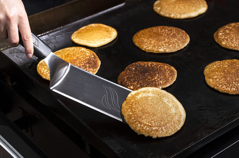 Blackstone 5550 stainless-steel spatula: rust-resistant durability for everyday grill use
