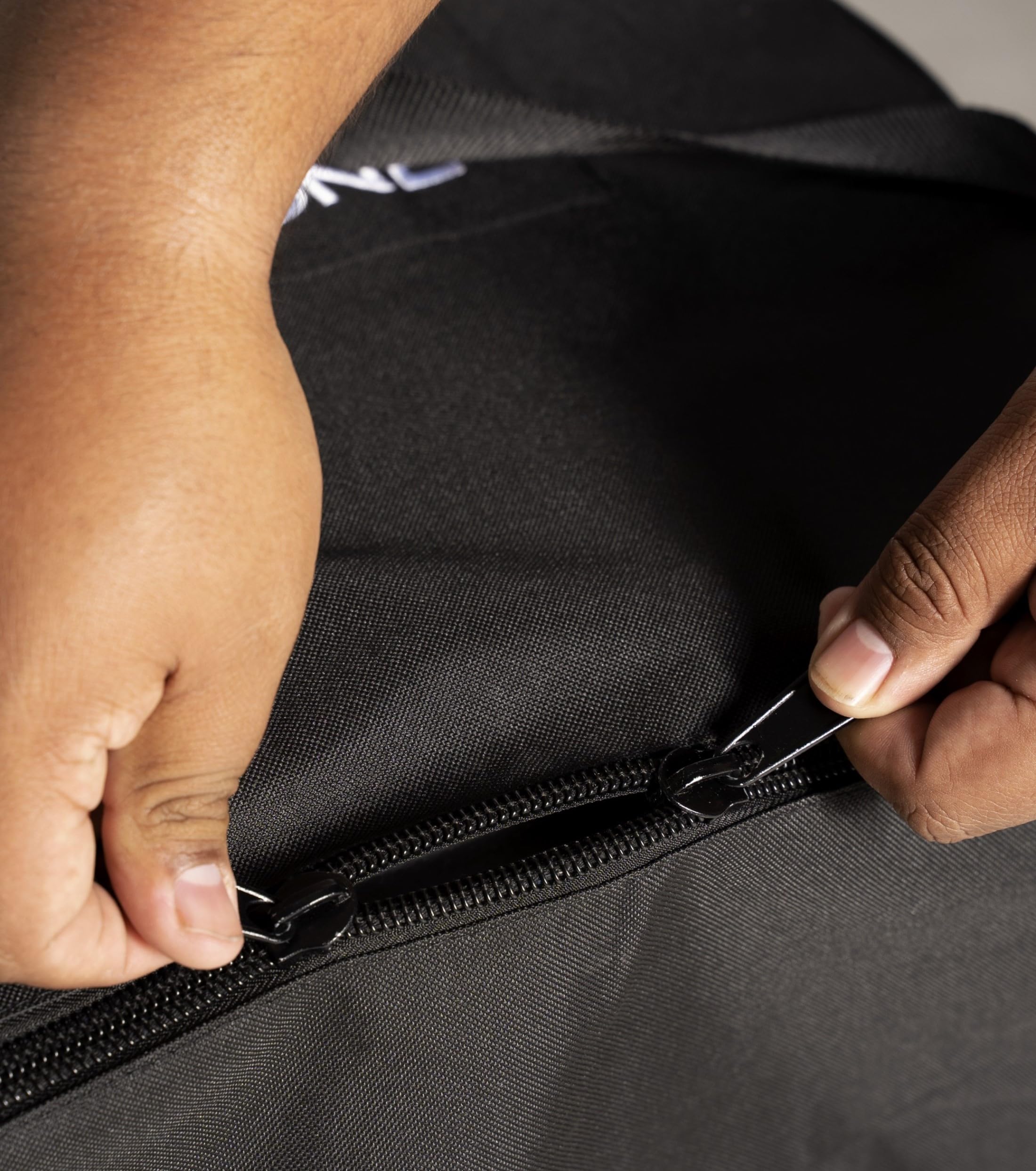 BLACKSTONE cinch straps ensure a secure fit when loading your 17-inch griddle.