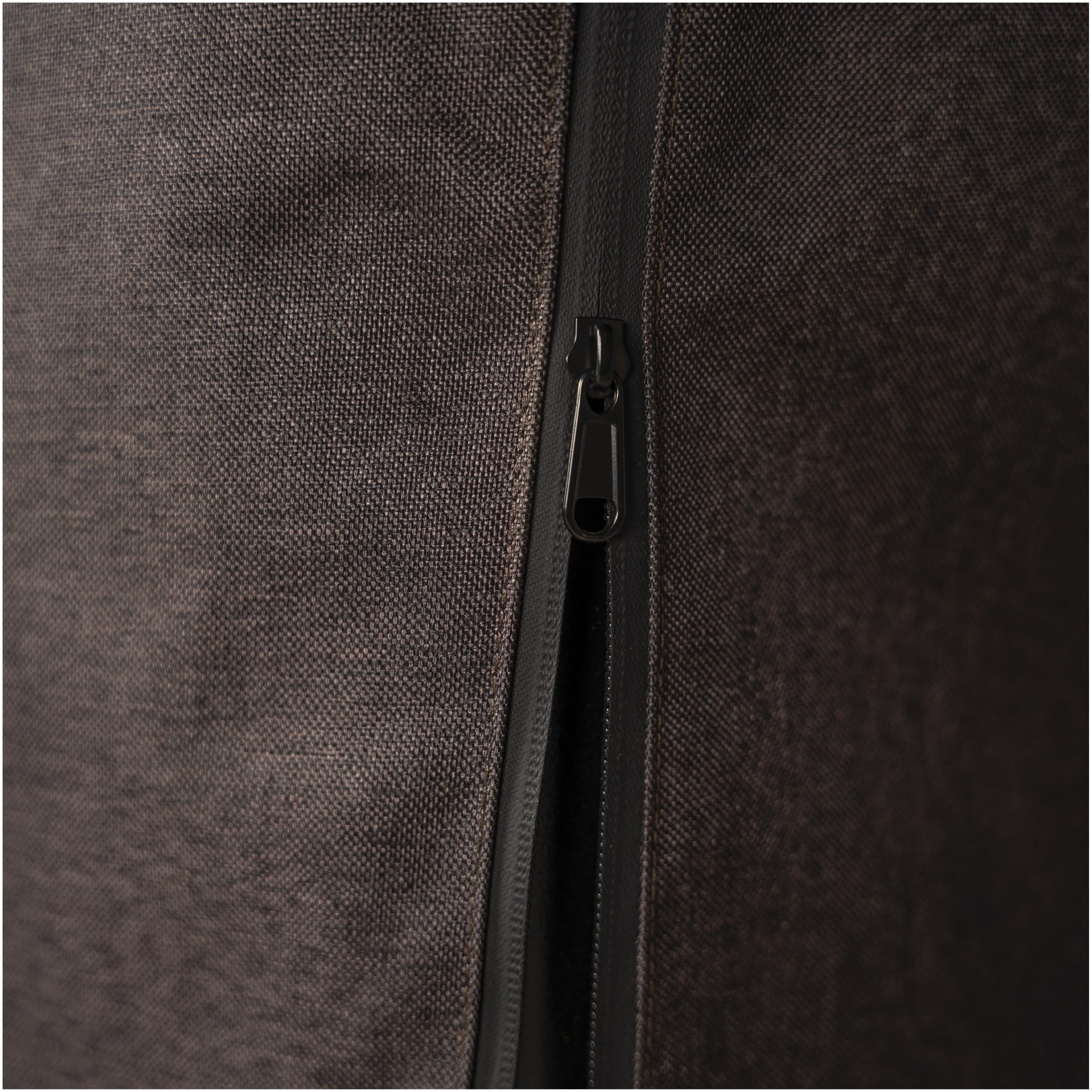 Blackstone pizza oven cover care-cleaning supports easy cleaning with mild soap and cold water.