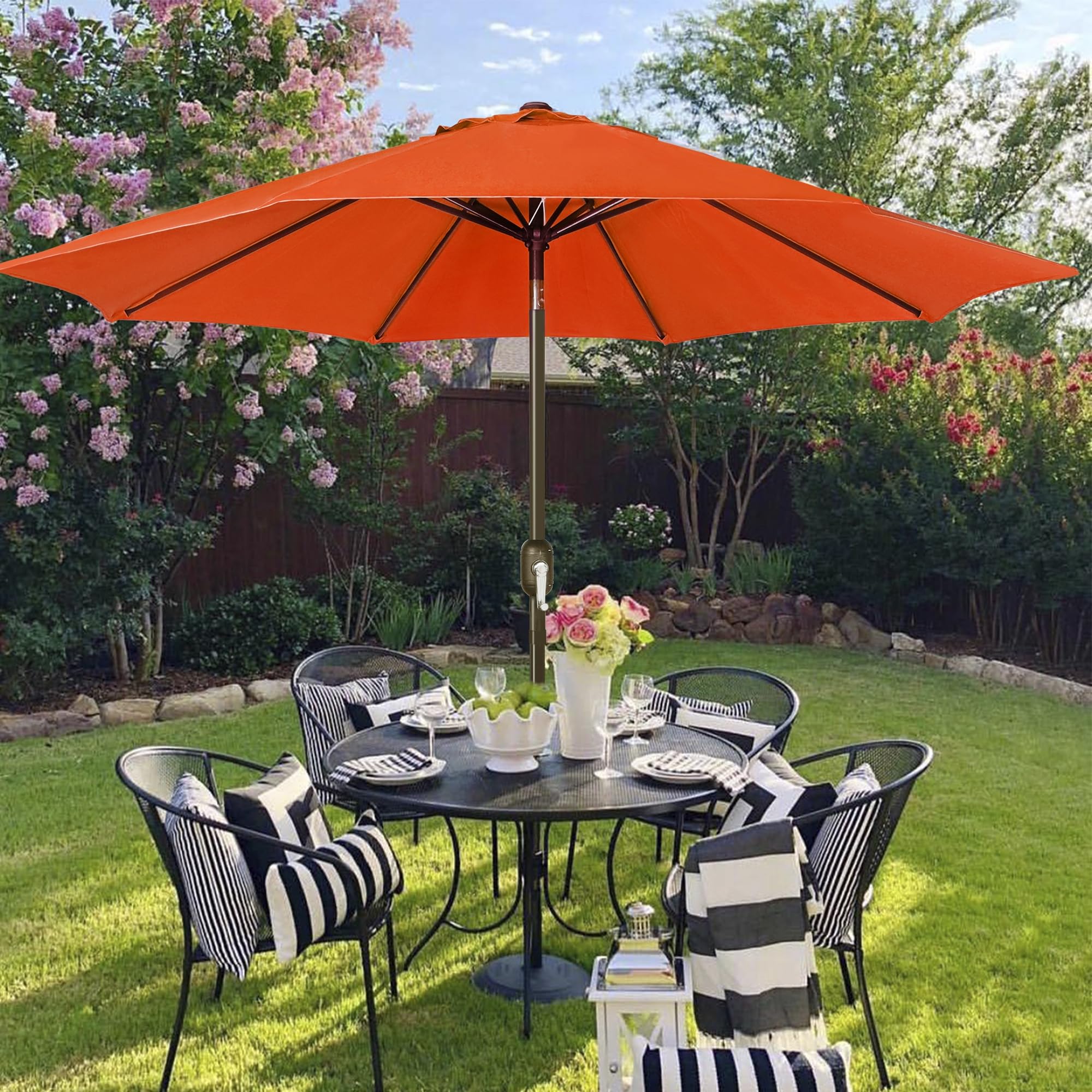 Blissun aluminum and iron pole frame delivers robust outdoor structure.