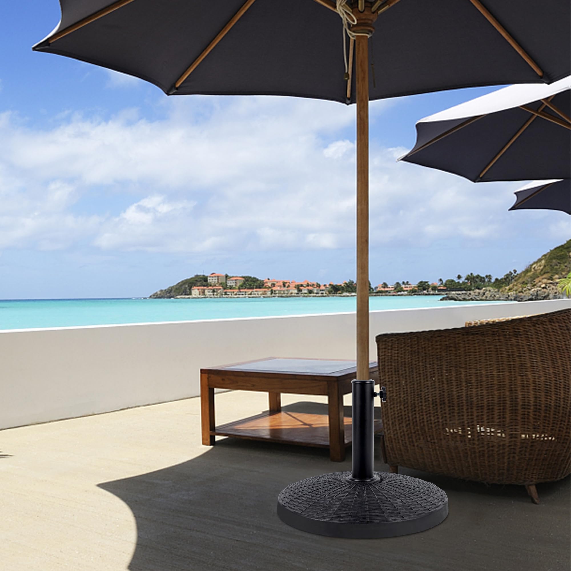 Blissun outdoor base provides stable shade and easy placement.