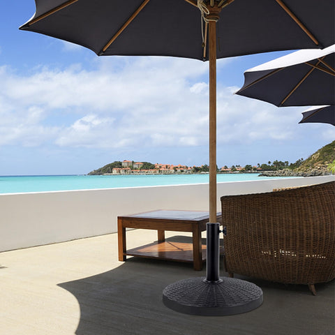 Blissun outdoor base provides stable shade and easy placement.